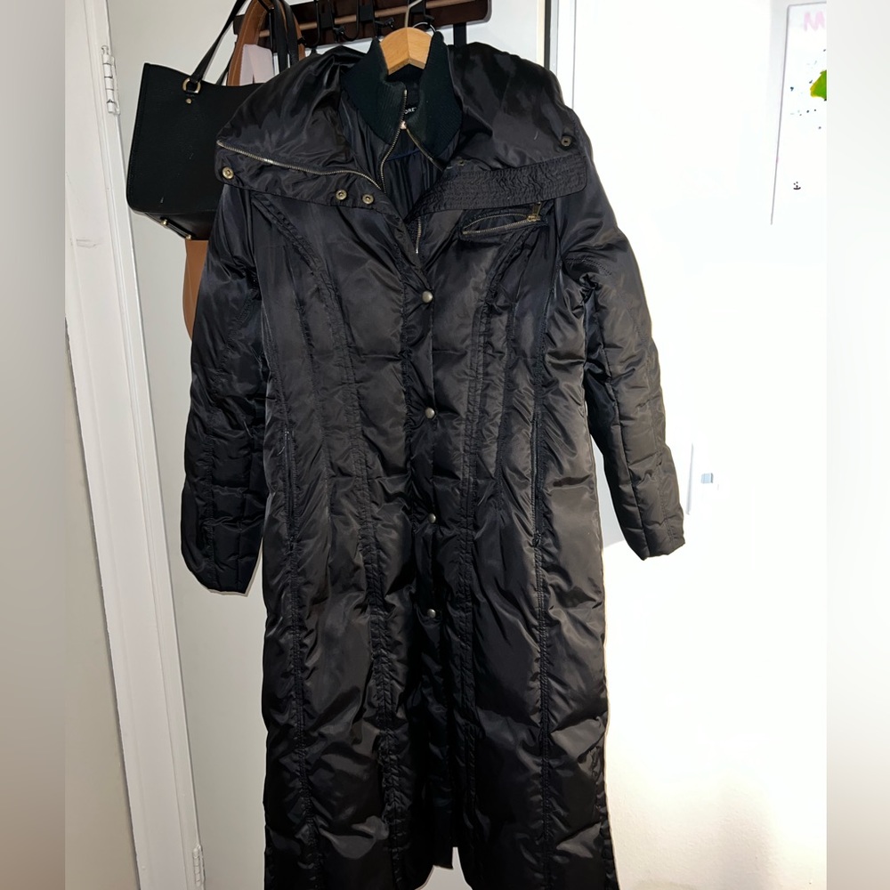 Andrew Marc Winter Down Coat. 6 months old never worn. Brand new. Size large.